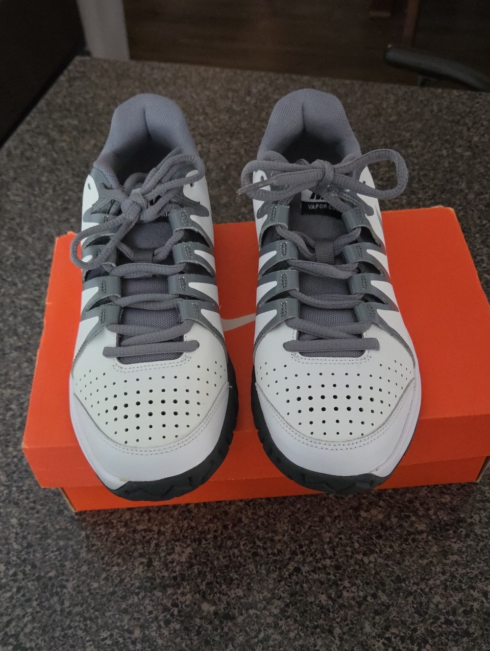 Womens Nike Vapor Court - Picture 2 of 4